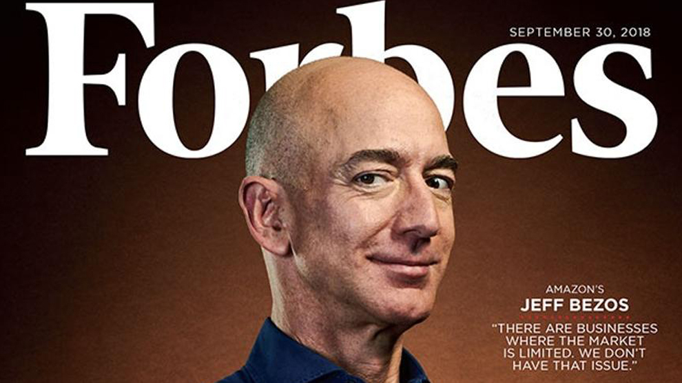 Jeff Bezos encabezando la lista Forbes